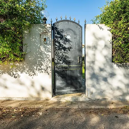 Casa Dana, Wellness & Family Southsardiniaholidays בית נופש *